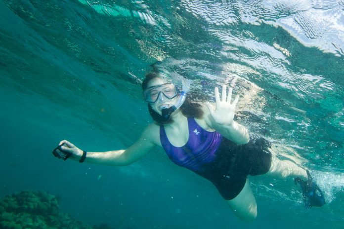 Stephanie Goulet diving in Belize