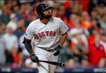Red Sox take 2-1 Series Lead