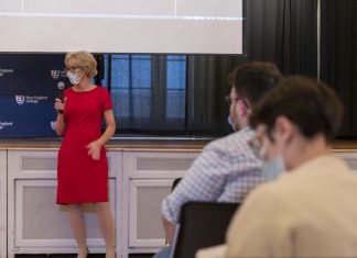 First Student Senate Meeting Held on Manchester Campus