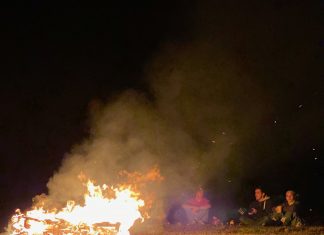 Sophomore Experience Kicks-off with Bonfire