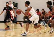 Men’s basketball rolls past Mitchell