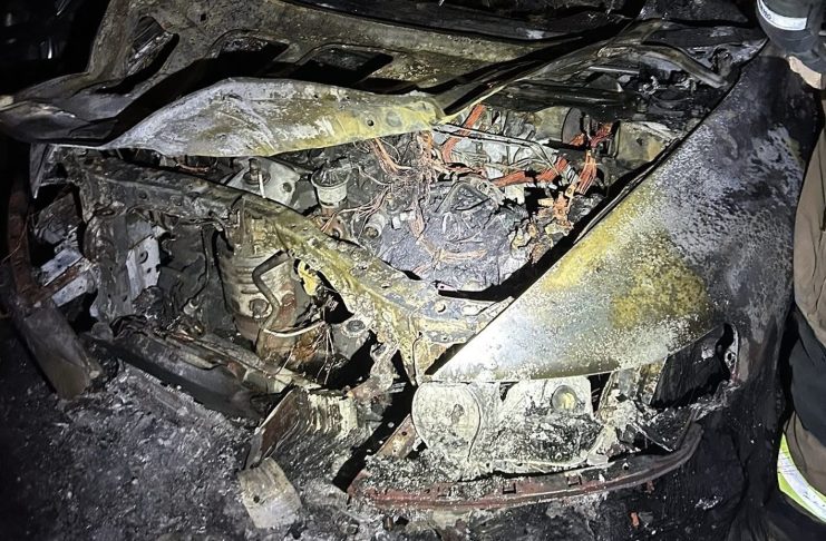 Campus car fire destroys vehicle, damages two others